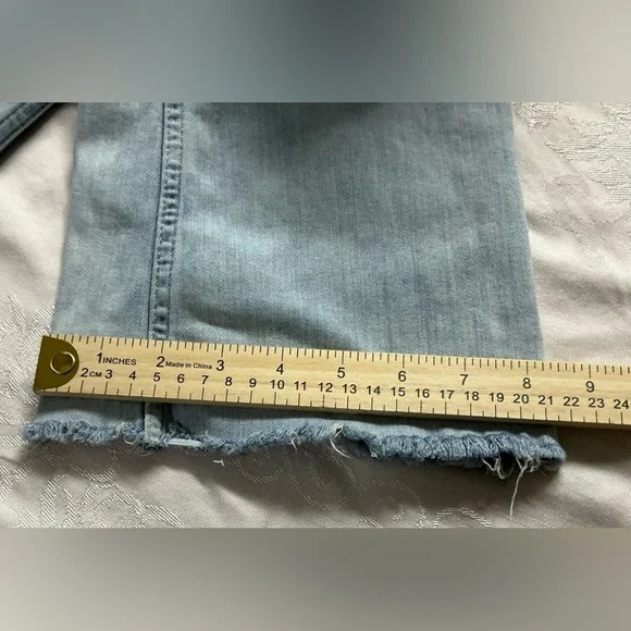 Zara High Rise Slim Fit Straight Leg Jeans in Light Blue Acid Wash - Picture 8 of 11